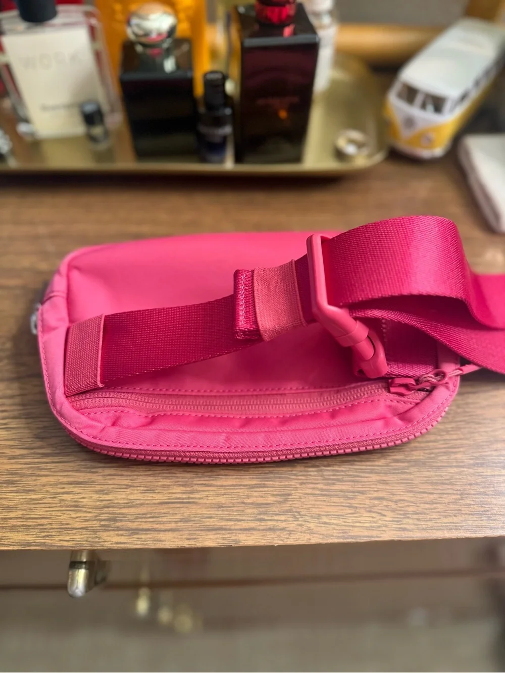 Lululemon belt bag/pouch (hot pink)